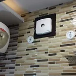 Posh, Nice Foreigner Area Lajpat Ngar Luxury Room
