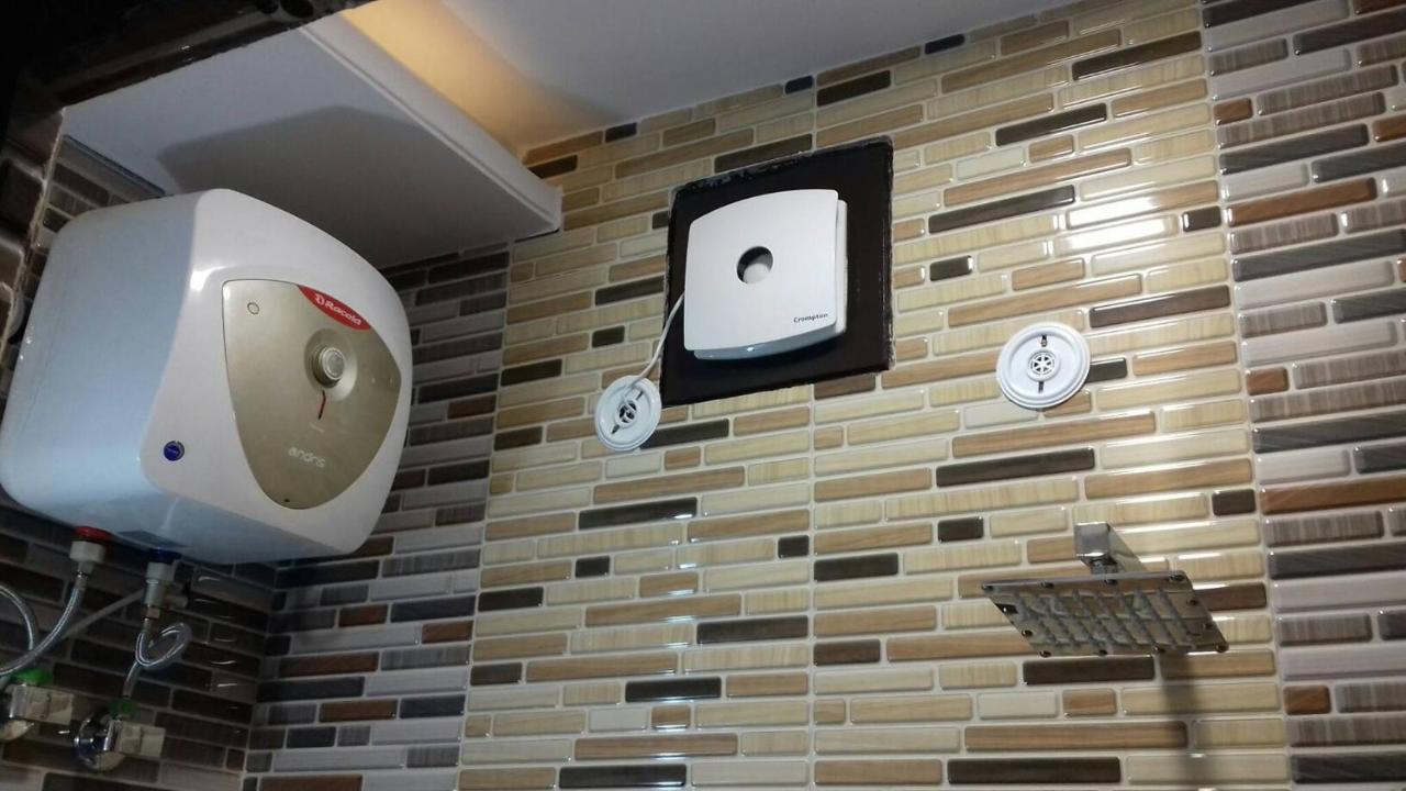 Apartment Posh, Foreigner Area Lajpat Ngar Luxury