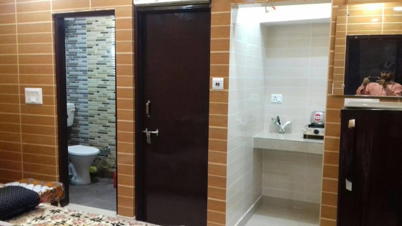 Apartment Posh, Foreigner Area Lajpat Ngar Luxury New Delhi