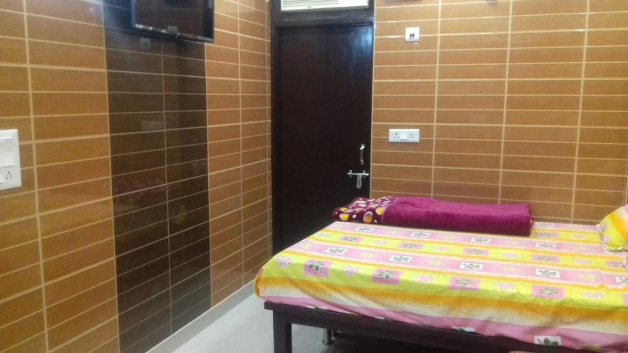 Apartment Posh, Foreigner Area Lajpat Ngar Luxury New Delhi
