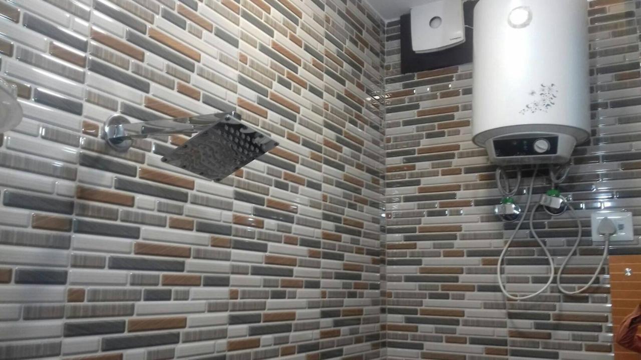 Posh, Foreigner Area Lajpat Ngar Luxury Apartment *